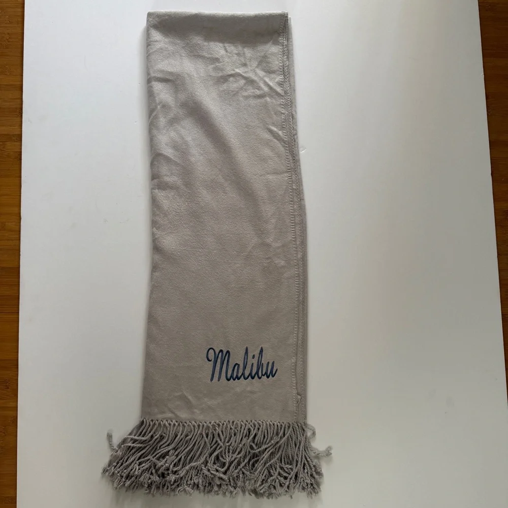 Malibu Luxxe Fringe Dove Grey Blanket Throw New‎